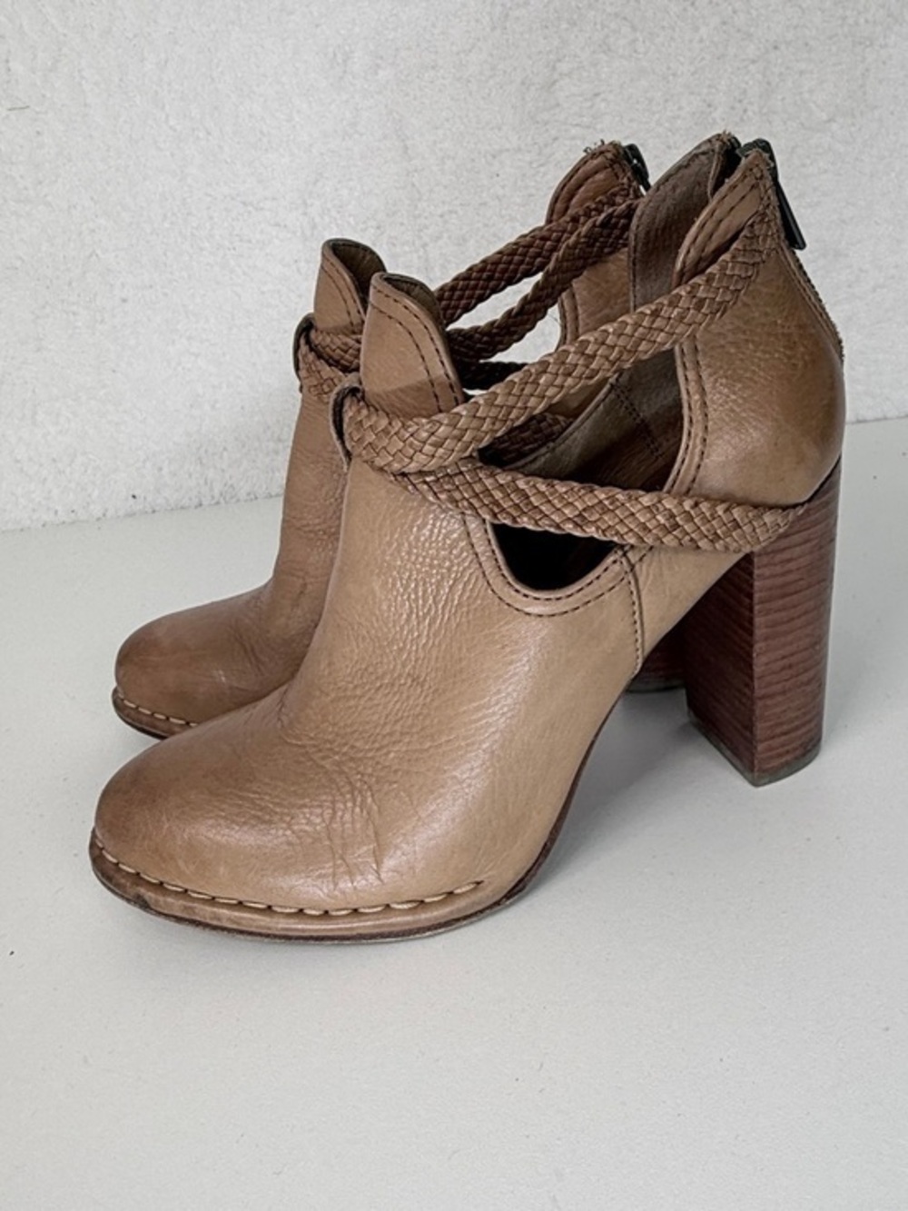 Frye Braided Strap Leather Block Heel Booties Tan Size 9 boots ankle boots